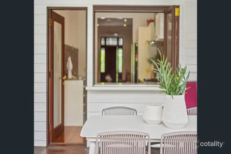Property photo of 77 Thackeray Street Norman Park QLD 4170
