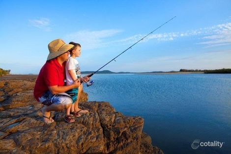 Property photo of 28 Riviera Way Mulambin QLD 4703