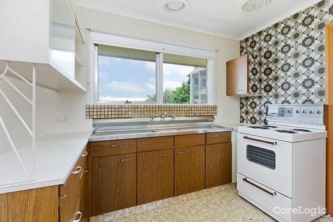 Property photo of 5 Nalangil Avenue Hamlyn Heights VIC 3215