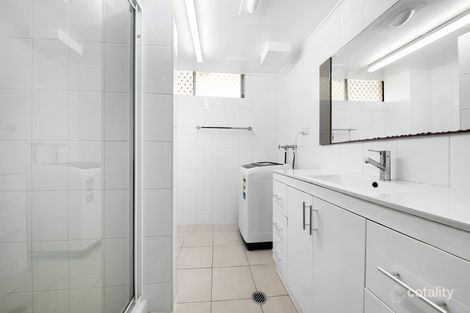 Property photo of 2/191 Gladstone Road Highgate Hill QLD 4101