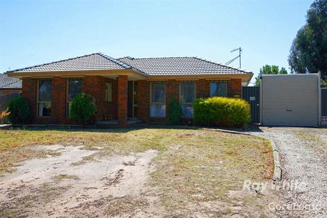 Property photo of 8 Hume Court Cranbourne North VIC 3977