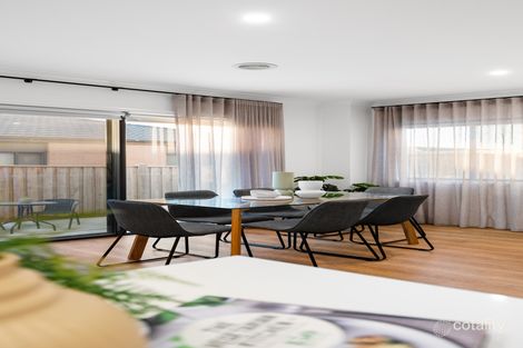 Property photo of 40 Barkers Crescent Mickleham VIC 3064