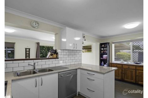 Property photo of 19 Brett Place Wynnum West QLD 4178