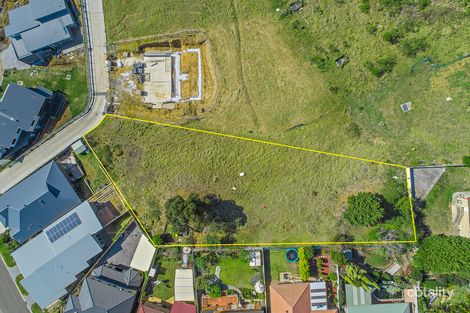 Property photo of 20 Pennant Crescent Berkeley NSW 2506