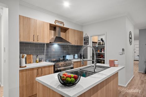 Property photo of 91 Hawking Crescent Fraser Rise VIC 3336