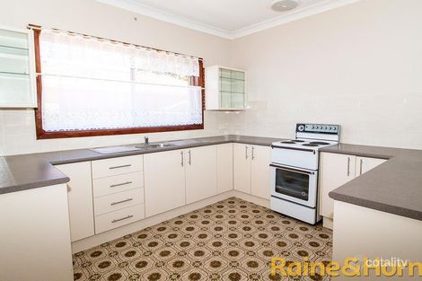 Property photo of 2/19 Mackay Drive Dubbo NSW 2830