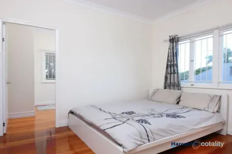 Property photo of 20 The Crescent Coorparoo QLD 4151