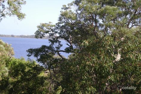 Property photo of 4 Hudson Place Leschenault WA 6233