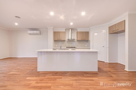Property photo of 32 Montalto Drive Pakenham VIC 3810