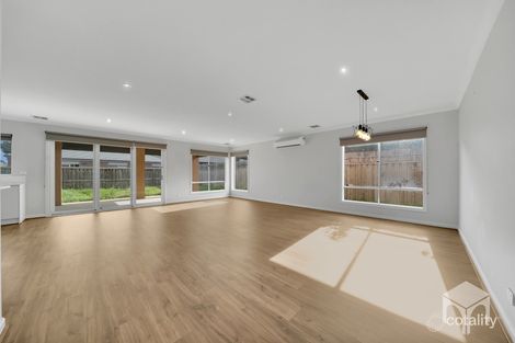 Property photo of 104 Treeve Parkway Werribee VIC 3030
