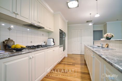 Property photo of 4 St Swindons Avenue Lake Gardens VIC 3355