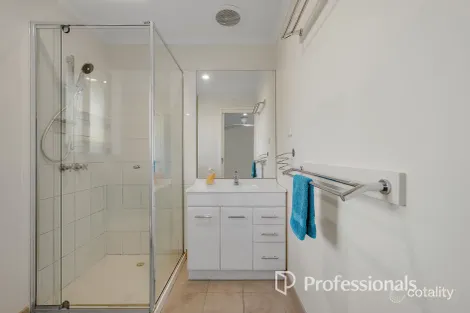 Property photo of 32 Handasyde Avenue Kilsyth South VIC 3137
