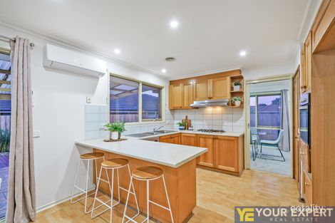 Property photo of 4 Stone Court Cranbourne North VIC 3977