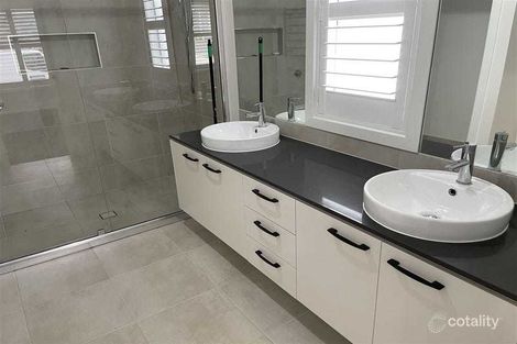 Property photo of 35 Greenwich Drive Berwick VIC 3806