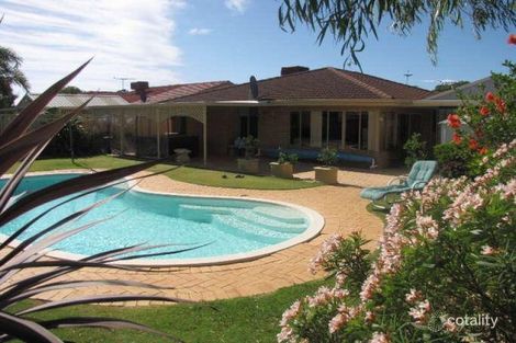 42 Rand Ave, Waikiki, WA 6169