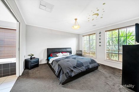 Property photo of 2 Springhill Drive Cranbourne VIC 3977