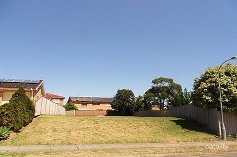 15 Ivanhoe St, St Johns Park, NSW 2176