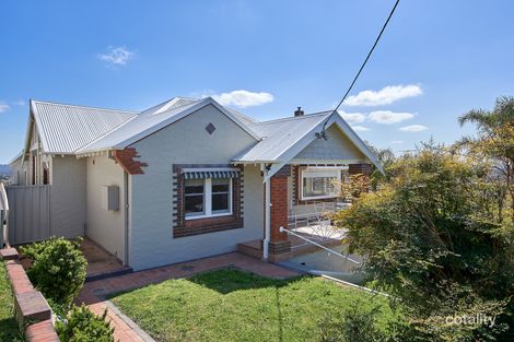 Property photo of 14 Beauty Point Avenue Turvey Park NSW 2650