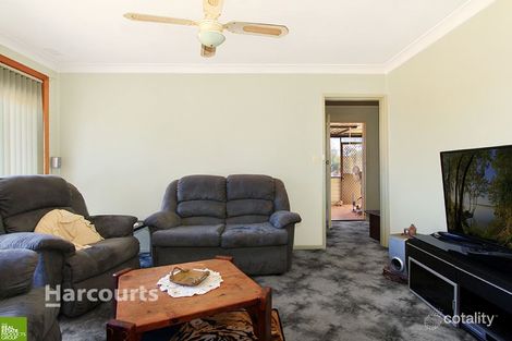Property photo of 33 Galong Crescent Koonawarra NSW 2530