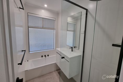 11 Taylor Cl, Leda, WA 6170