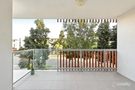 2201/1-7 WATERFORD CT, BUNDALL, QLD 4217