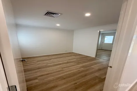 Property photo of 18 Granite Crescent Fraser Rise VIC 3336