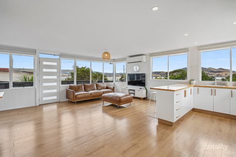 Property photo of 10 McKinly Street Midway Point TAS 7171