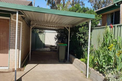 Property photo of 28 Popondetta Place Glenfield NSW 2167