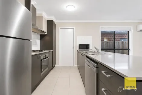 Property photo of 14 Lay Street Tarneit VIC 3029