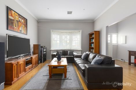 Property photo of 7 Lysbeth Street McKinnon VIC 3204