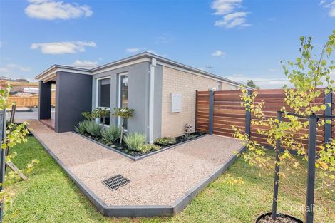 Property photo of 41 Timbertop Crescent Drouin VIC 3818