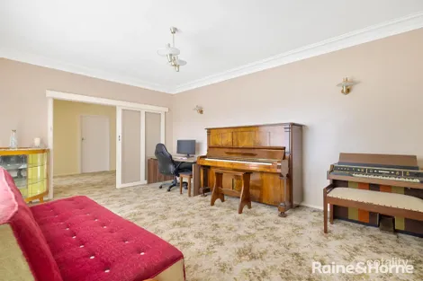 Property photo of 11 Commonwealth Street West Bathurst NSW 2795