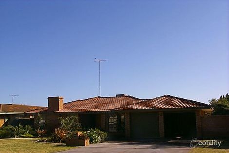 11 St Lucia Cl, Safety Bay, WA 6169