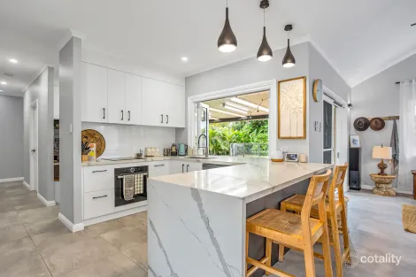 Property photo of 185 Robert Road Bentley Park QLD 4869