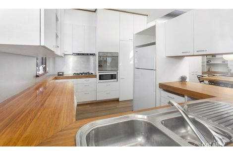 Property photo of 1 Pheasant Point Drive Kiama NSW 2533