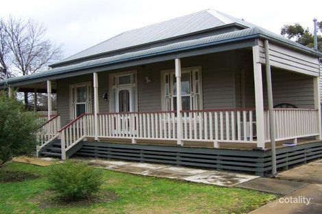 12 Dundas St, St Arnaud, VIC 3478