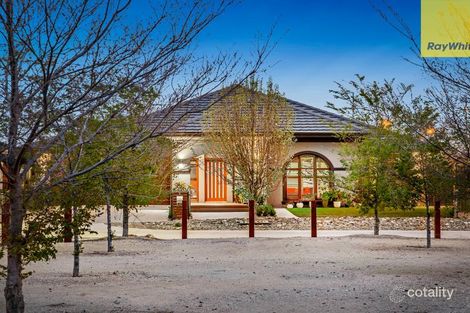 Property photo of 4 McMinn Place Taylors Hill VIC 3037