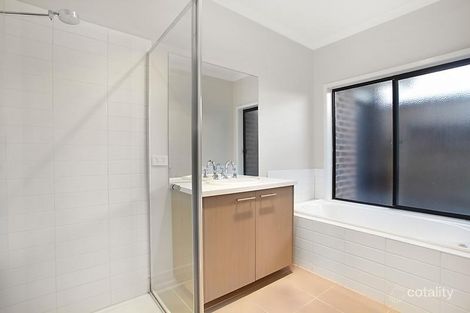 Property photo of 8 Coolgardie Way Doreen VIC 3754