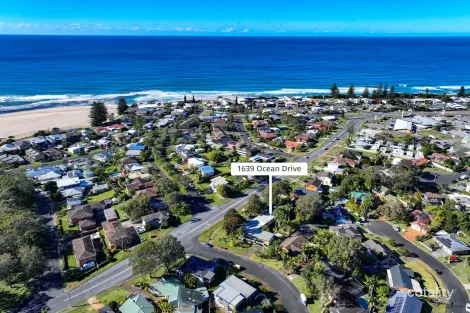 Property photo of 1639 Ocean Drive Lake Cathie NSW 2445