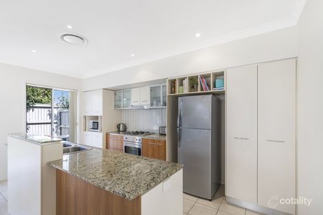 Property photo of 35 Greenway Circuit Mount Ommaney QLD 4074