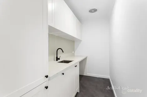 Property photo of 10 Flodden Way Briar Hill VIC 3088