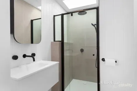 Property photo of 10 Flodden Way Briar Hill VIC 3088