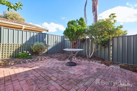 Property photo of 2 Avenel Place Endeavour Hills VIC 3802