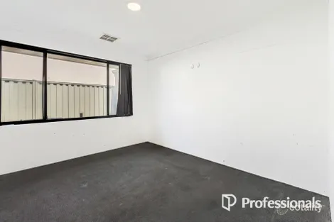 Property photo of 32 Axbridge Grange Alkimos WA 6038