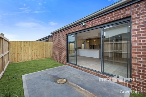 Property photo of 14 Guisard Way Clyde North VIC 3978