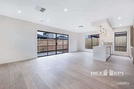 Property photo of 14 Guisard Way Clyde North VIC 3978