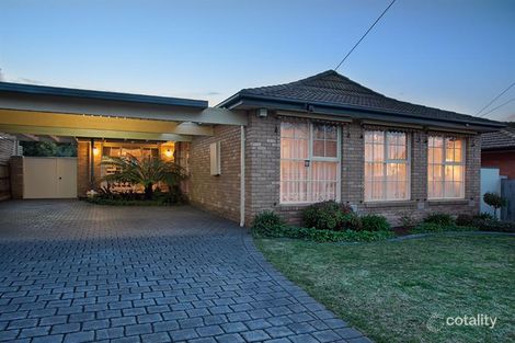 4 Sutherland Ave, Melton South, VIC 3338