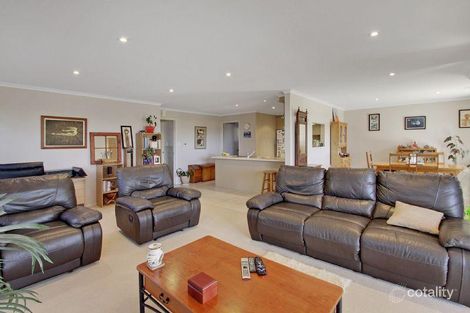 Property photo of 7 Loxton Place Dunlop ACT 2615