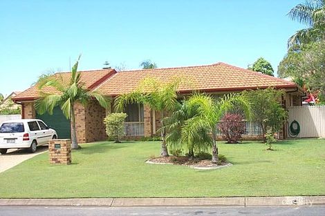 Property photo of 2 Maleny Place Helensvale QLD 4212