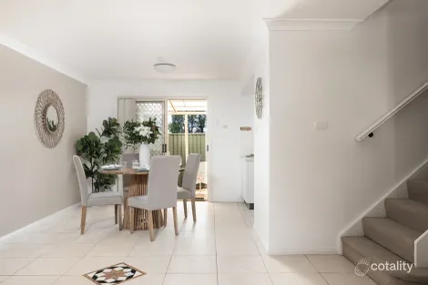 Property photo of 4/6 Wickfield Circuit Ambarvale NSW 2560